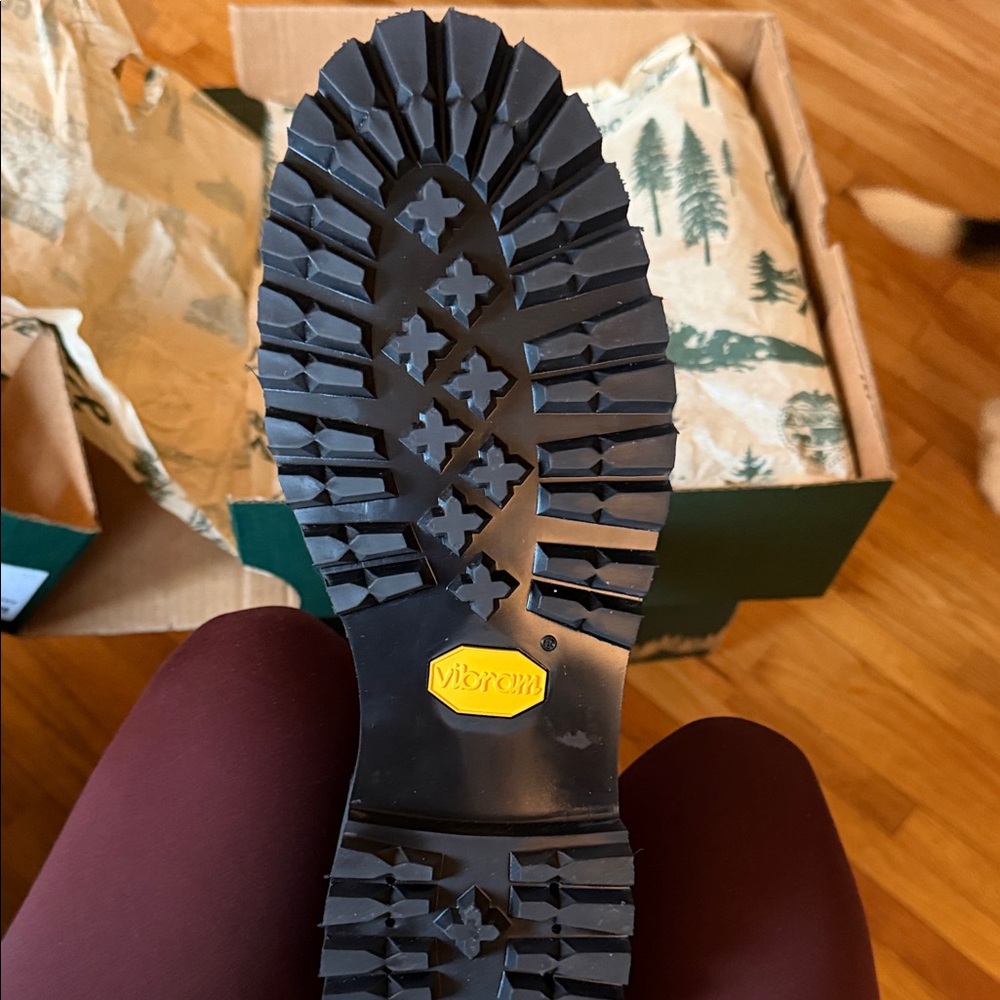 Danner Black Leather Lace-Up Work Boot with Gold Hardware 14100 Rainforest style - Picture 3 of 7